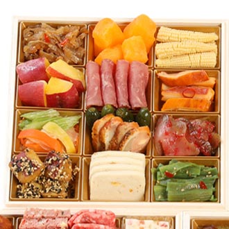 54.〈日本料理 うお太〉和洋中おせち四段重