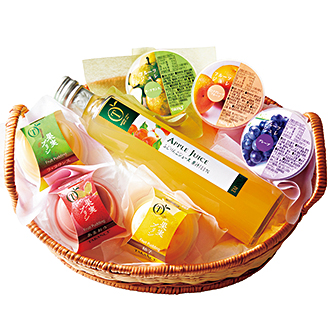 〈新宿高野〉ジュース&スイーツWA