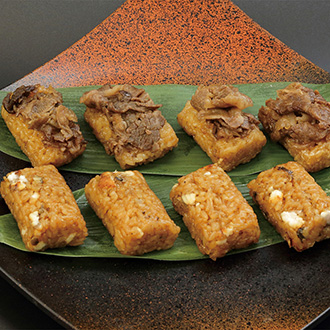 〈京都うなぎ割烹 まえはら/肉処 樹〉神戸ビーフおこわとうなぎおこわ食べ比べ
